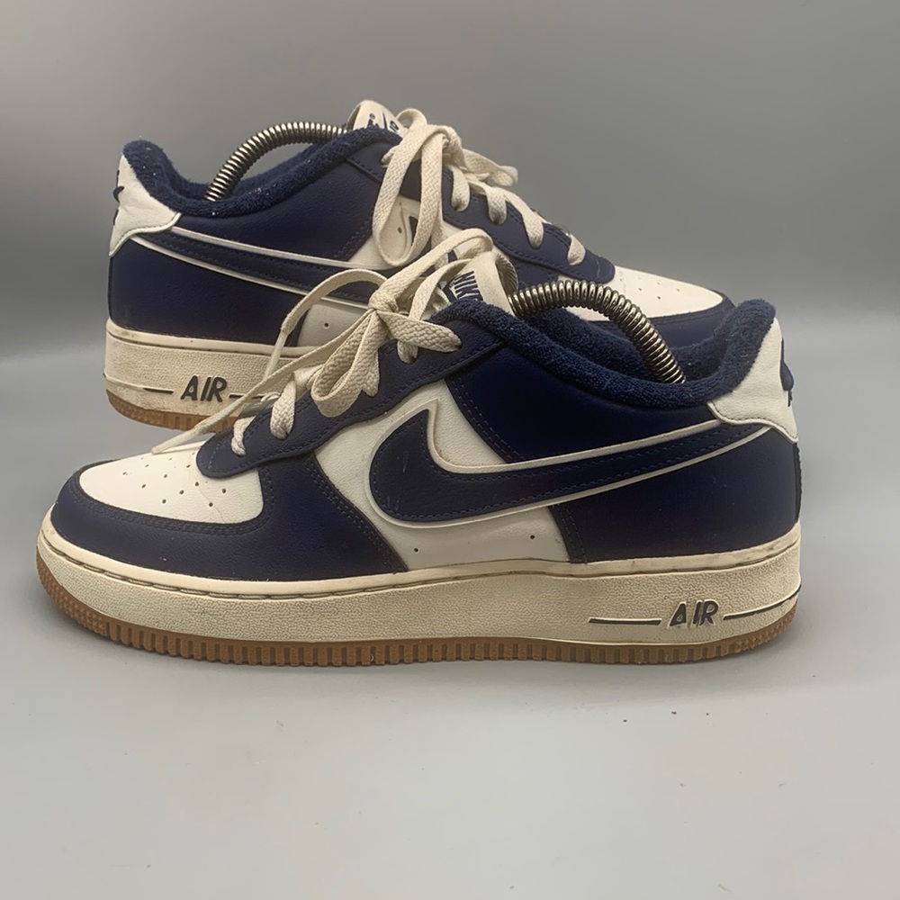 Nike Air Force 1 '07 LV8 Low Sail/Midnight Navy Mens Size 7Y